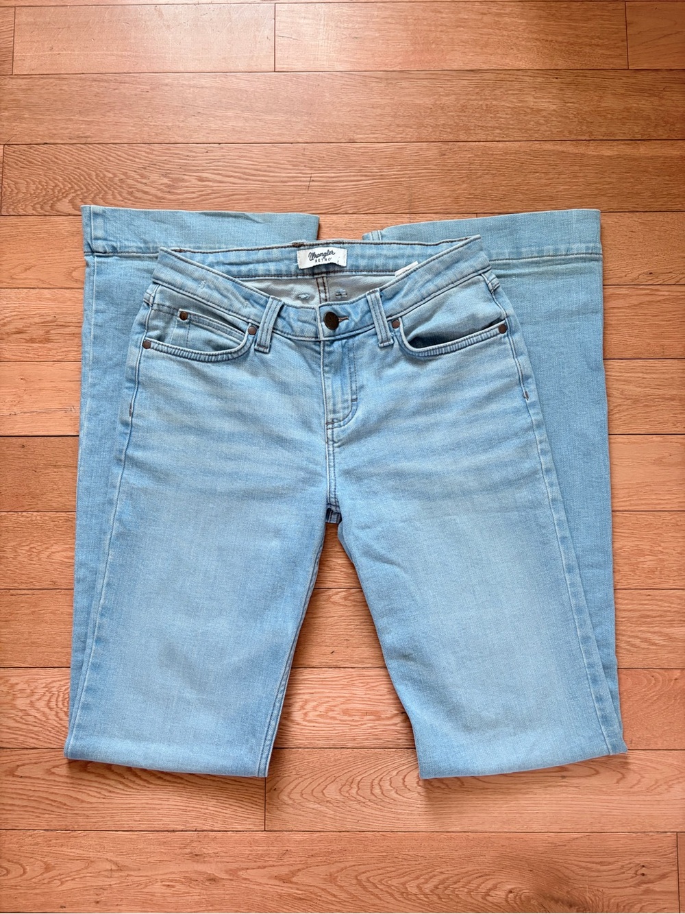 Wrangler Light Blue Straight Leg Women’s Jeans - Picture 2 of 4